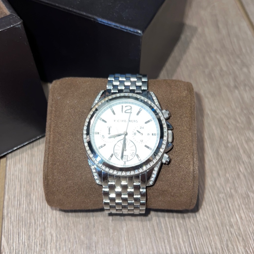 MK watch